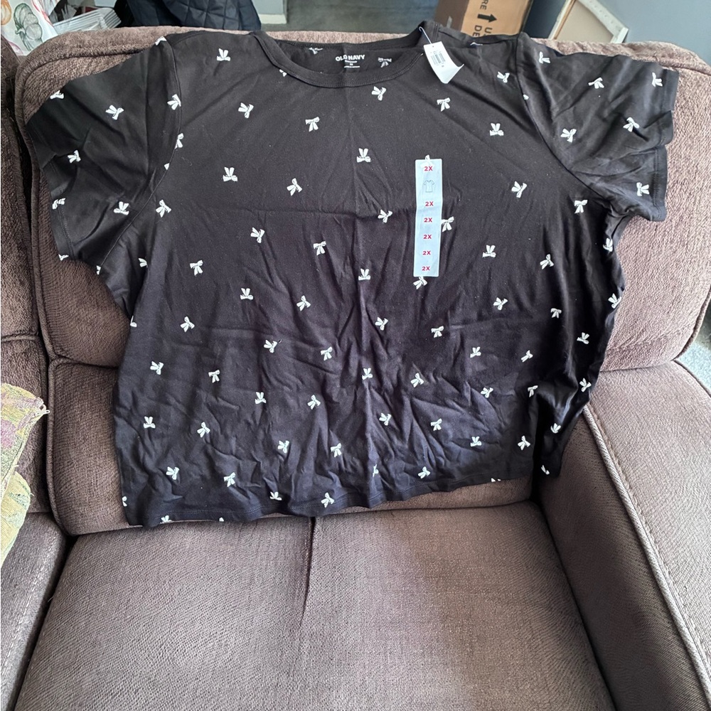 Old Navy Black Tee with White Bow Print